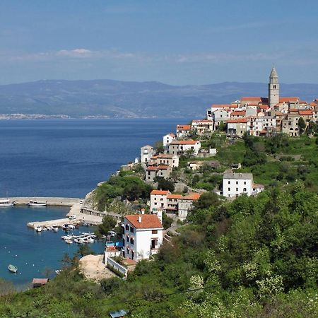 Apartments And Rooms With Parking Space Vrbnik, Krk - 5301 Экстерьер фото