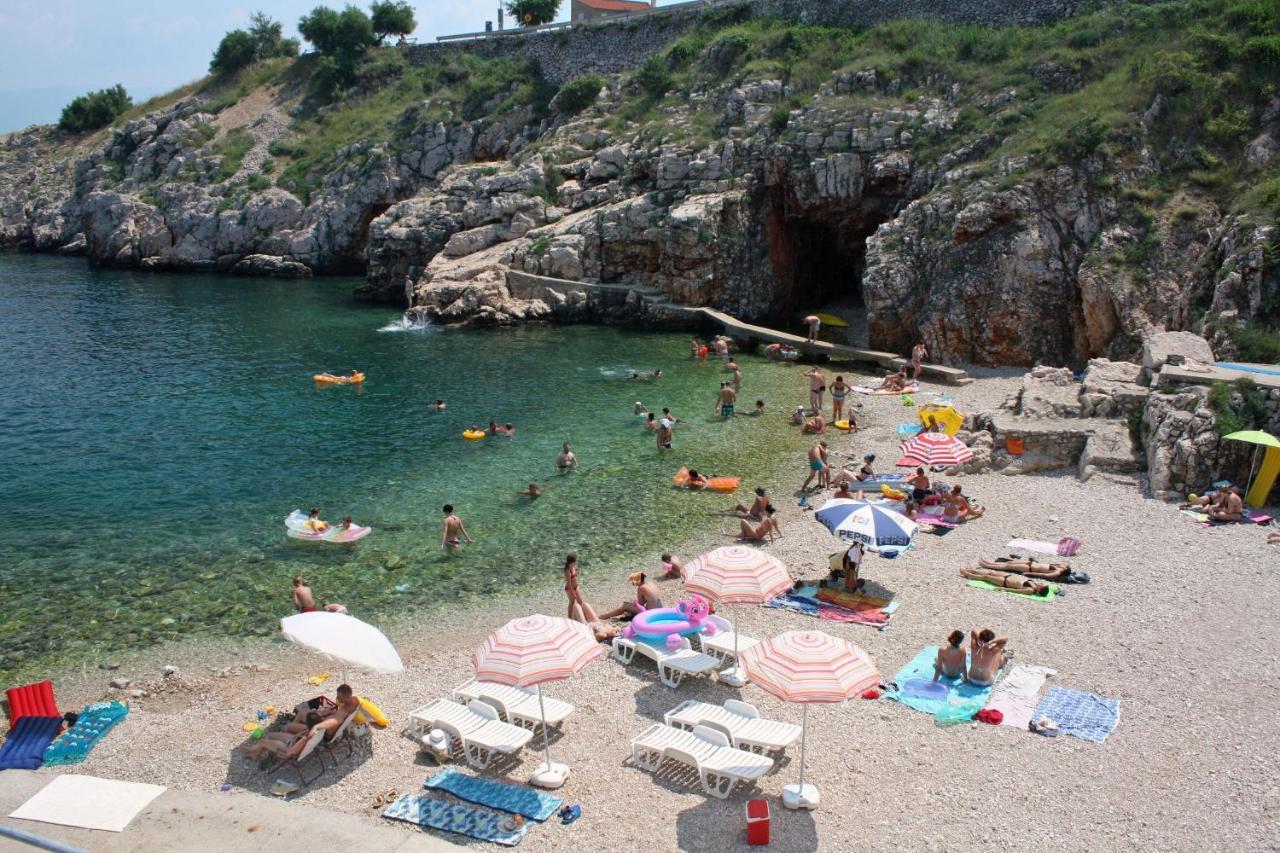 Apartments And Rooms With Parking Space Vrbnik, Krk - 5301 Экстерьер фото